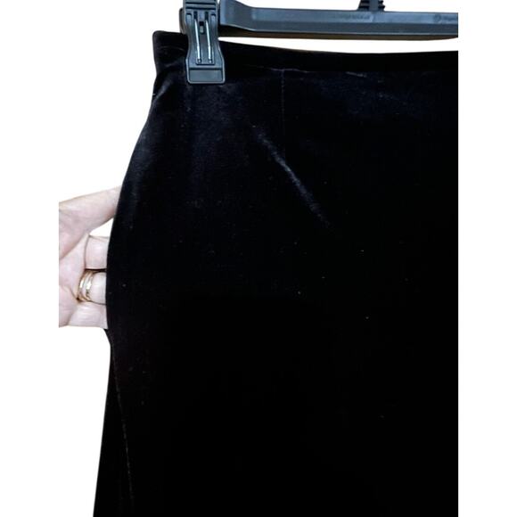 Susan Graver Studio Black Size Medium Long Elastic Waist Velvet Skirt Pockets - Picture 4 of 6